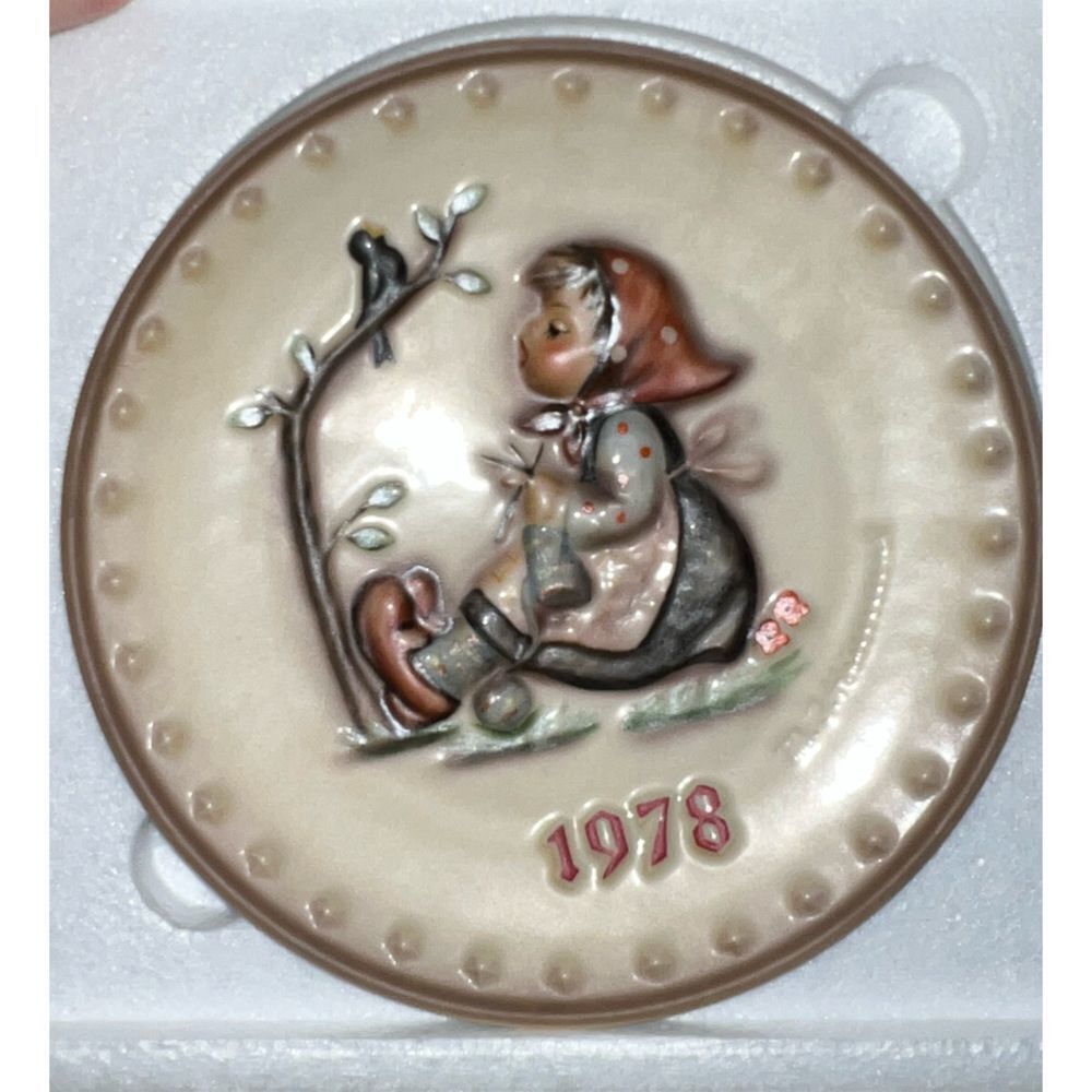 Goebel M.J. Hummel 1978 Annual Collectable Plate